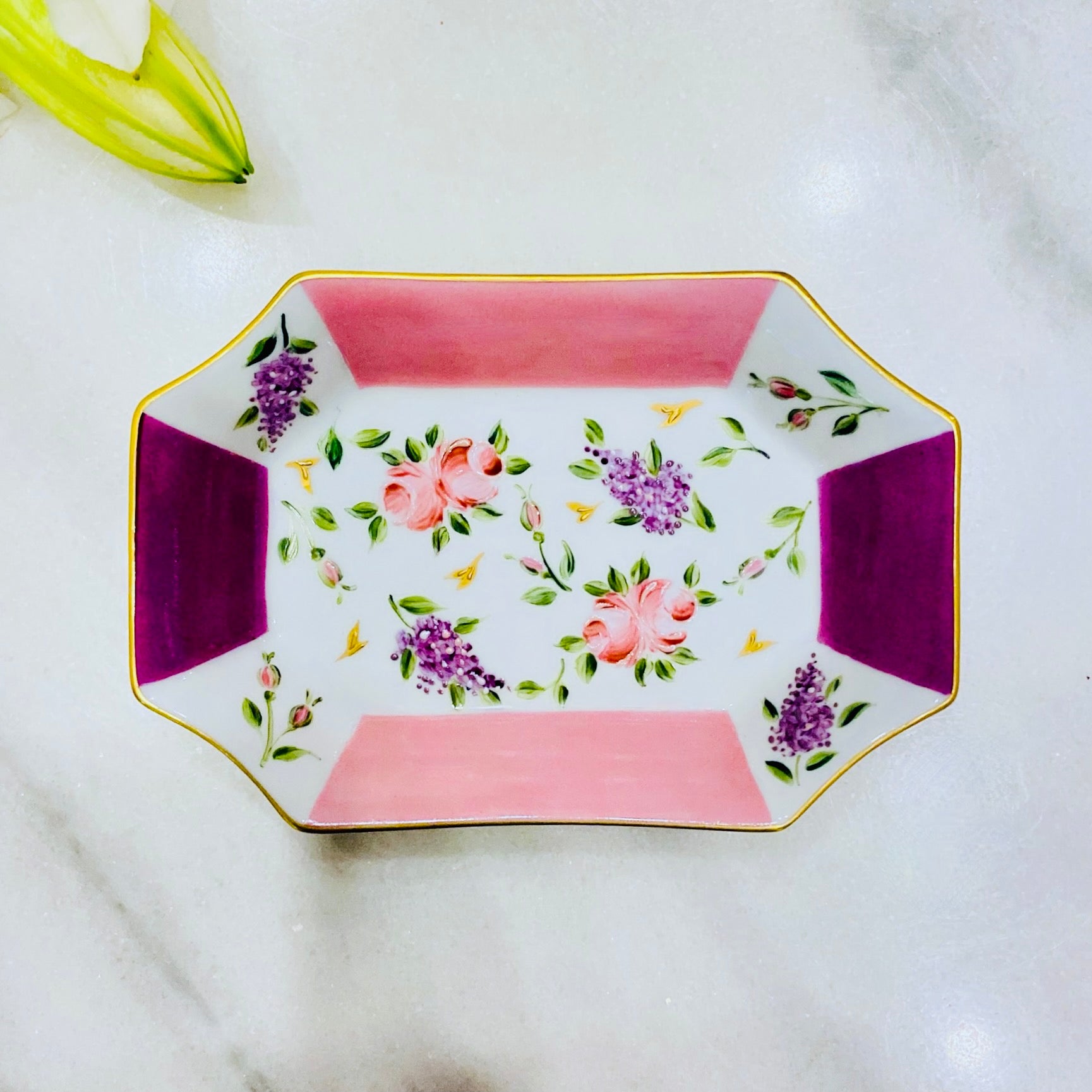 Octagonal Rosas and Lilacs Pocket Emptier