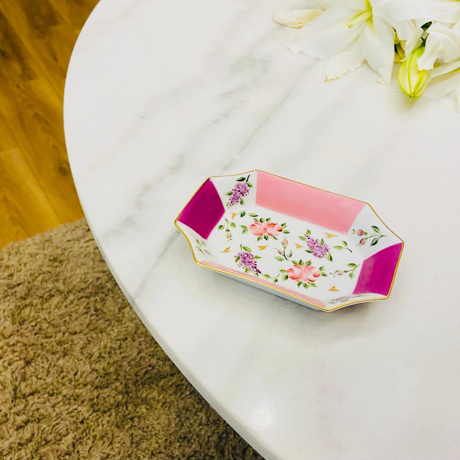 Octagonal Rosas and Lilacs Pocket Emptier