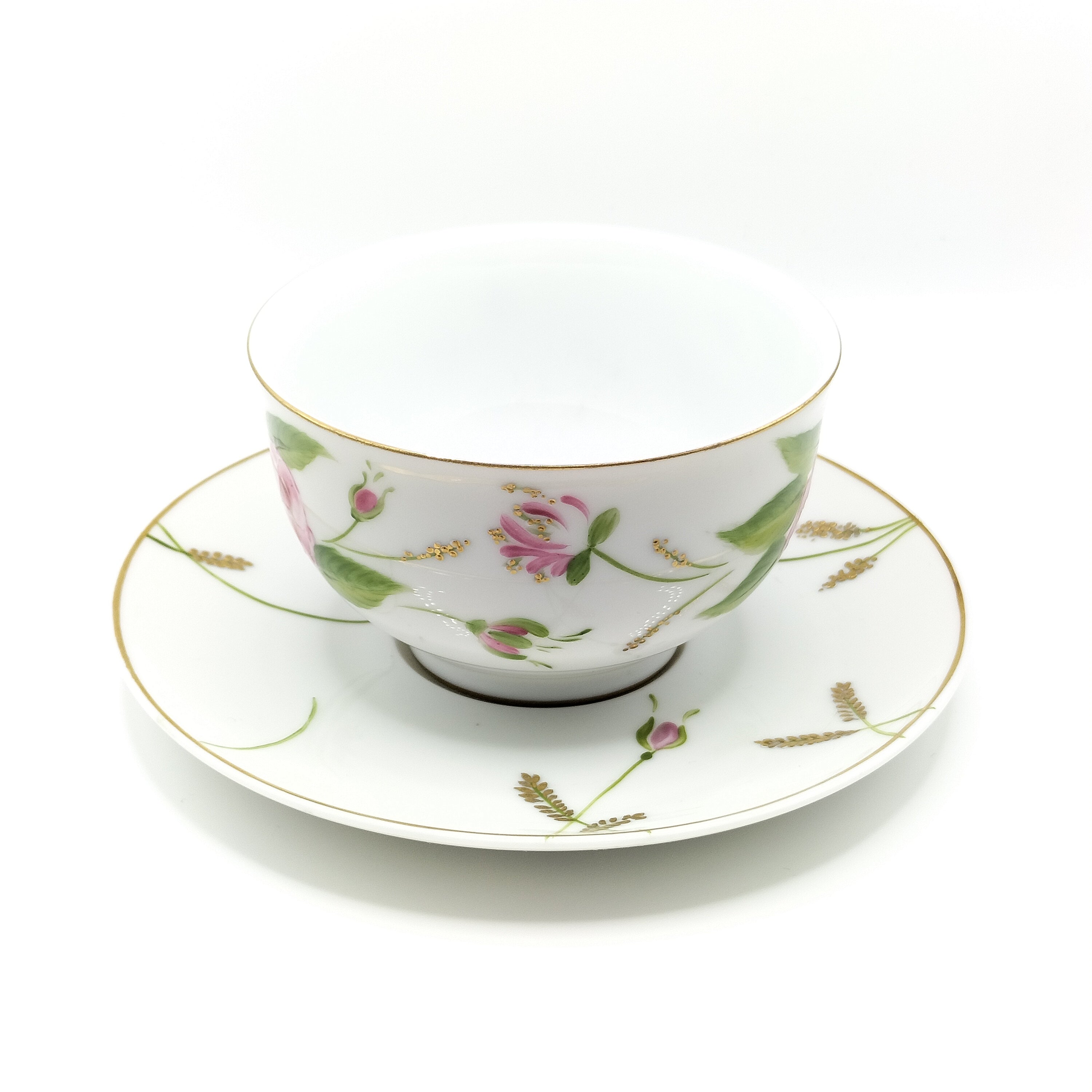 Round Teacup Roses
