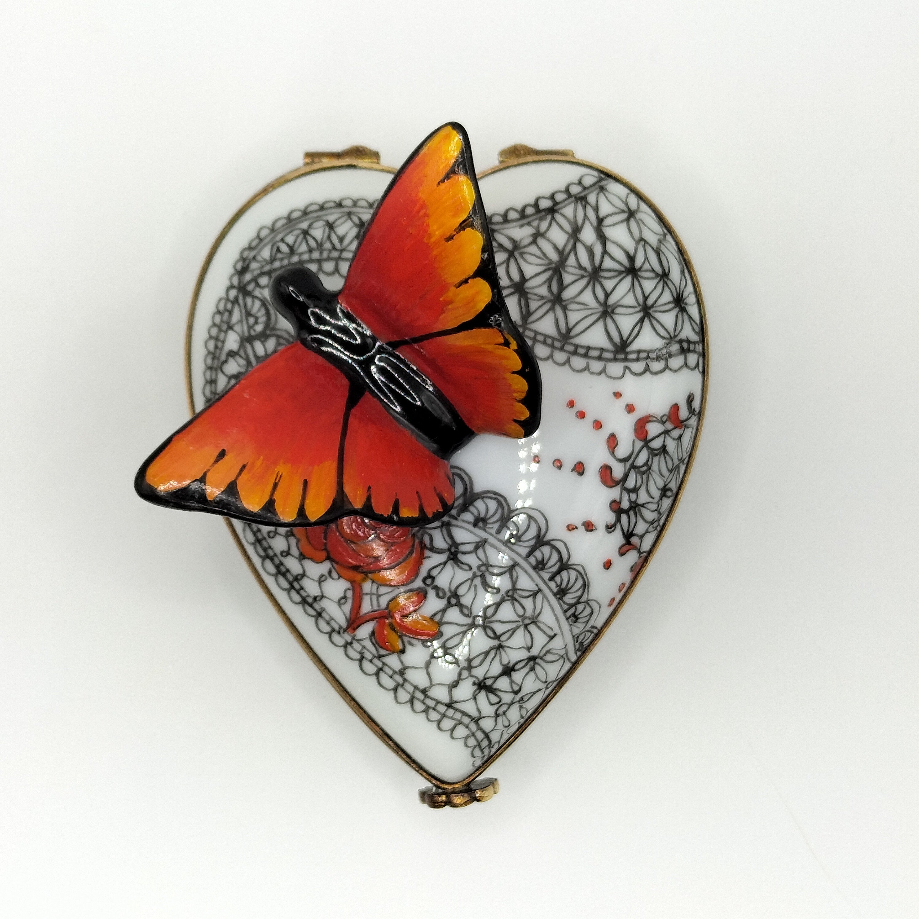 Lying Heart - Red and Black