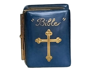 Bible avec croix bleue