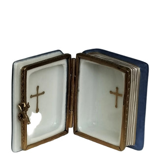 Bible avec croix bleue